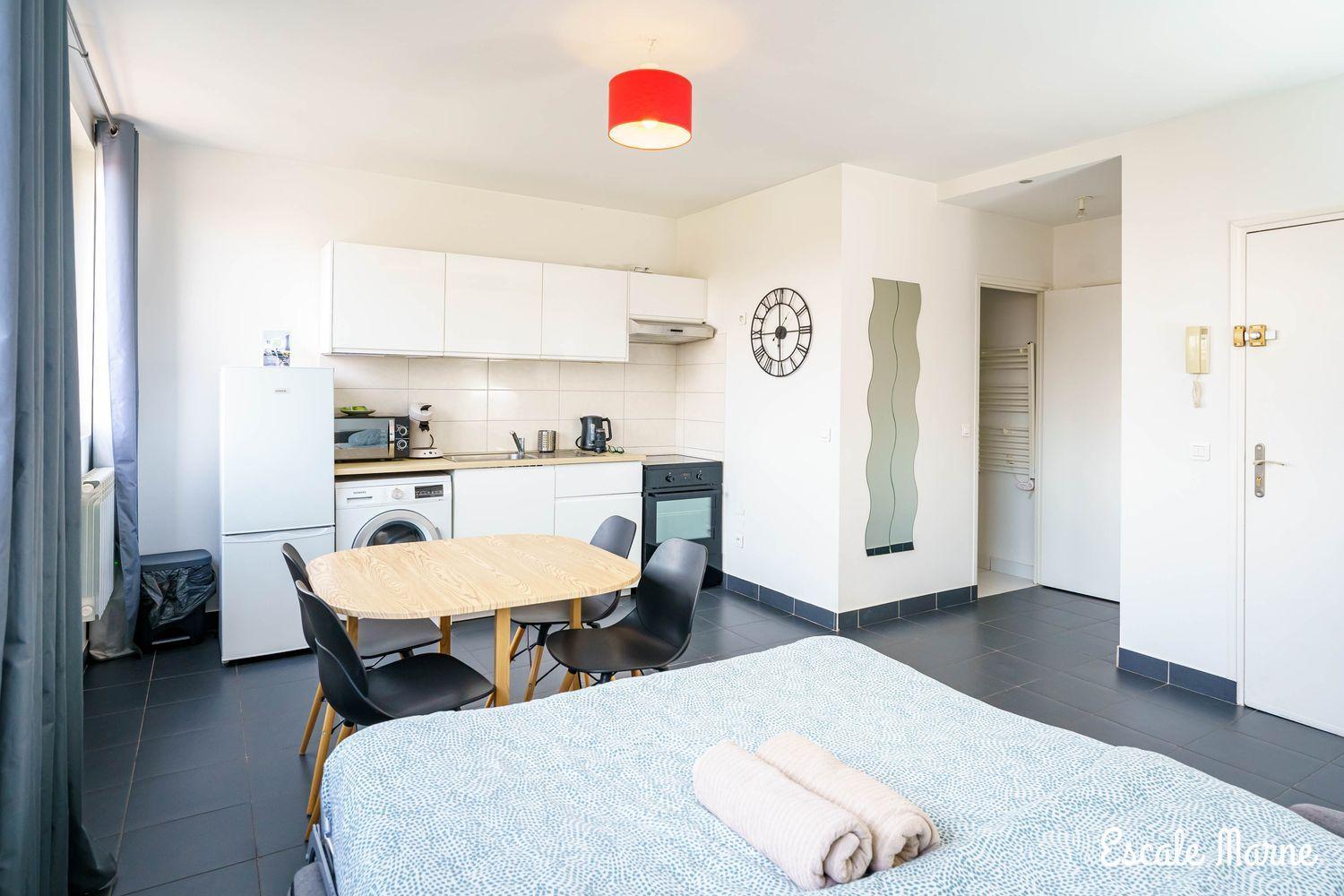 Escale-Marne Fr - 102 - Free Parking - Free Luggage Storage - All Equipped - Linen Included - Washing Machine - 10Mn Walk Metro 8 - Rer A - Panoramic View - From 1 To 4 Guests Maisons-Alfort Extérieur photo